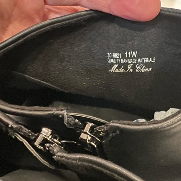 Easy Street Women's Breena Ankle Bootie - Picture 13 of 16